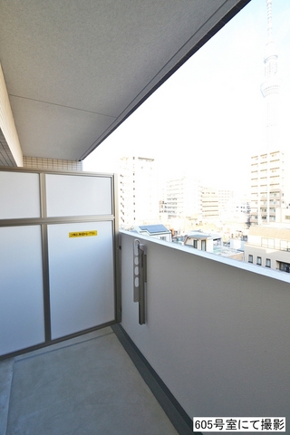 バルコニー　奥行き１．６メールのワイドなバルコニー！