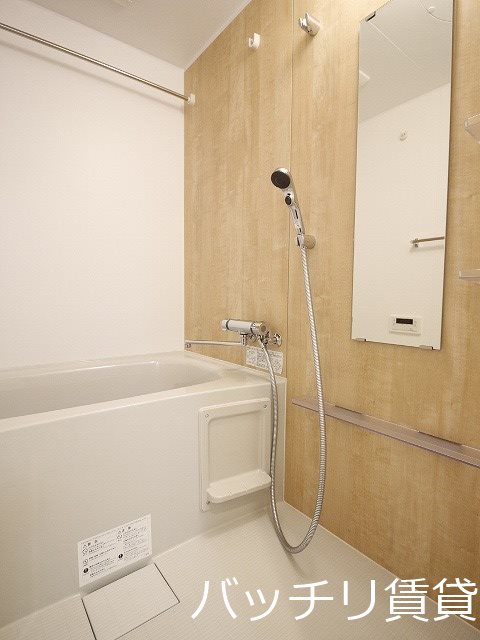 バス・シャワールーム　同物件別号室の為、現状優先