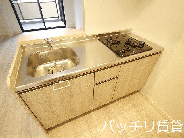 キッチン　同物件別号室の為、現状優先