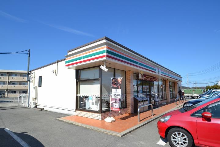 コンビニ　セブンイレブン（コンビニ）まで1301m