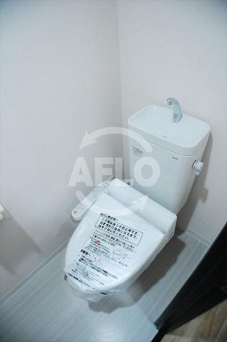 トイレ　ルーエ桜川　温水洗浄便座