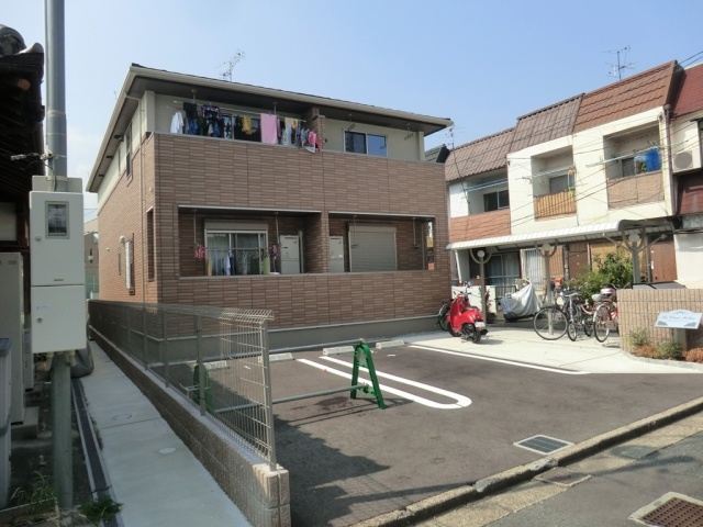 建物外観　TVモニター付きインターホン完備☆