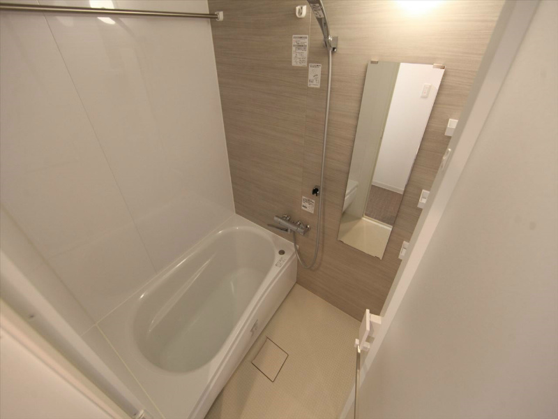 バス・シャワールーム　バスルーム　浴室暖房乾燥機付