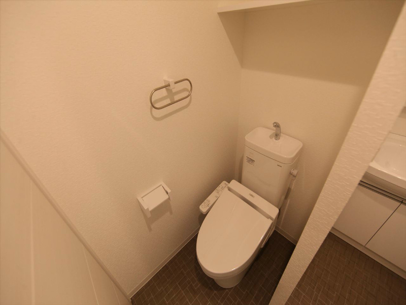 トイレ　温水洗浄便座付トイレ