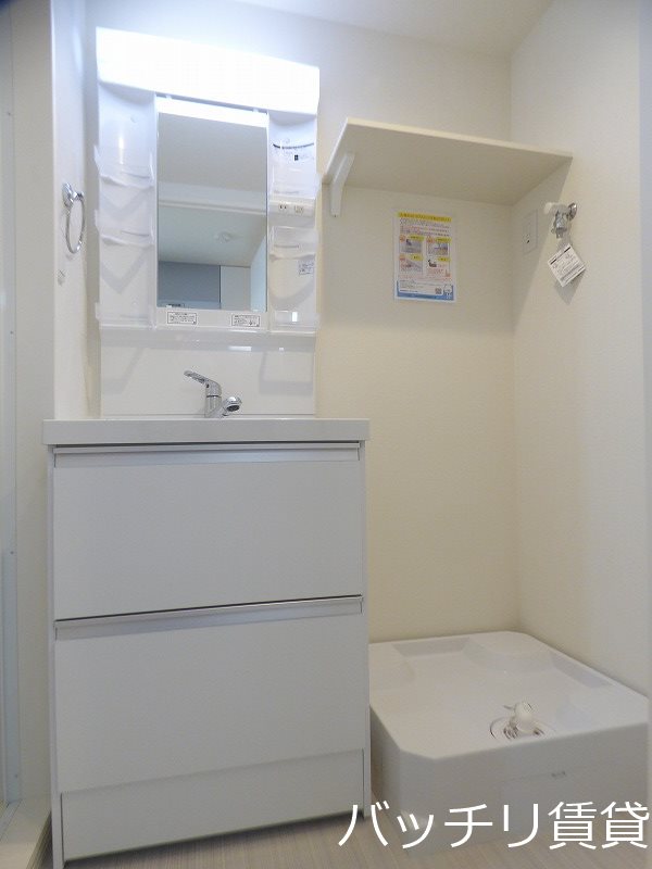 洗面設備　別号室タイプの為、現状を優先致します。