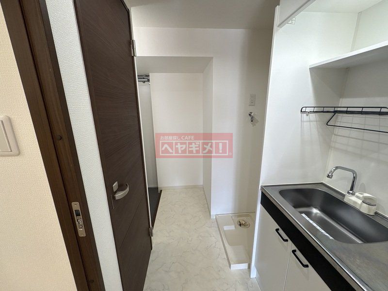 玄関　キッチン