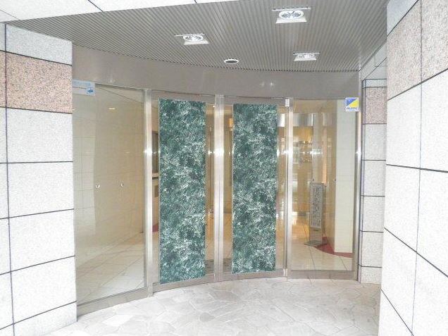 エントランス　ガーラ・ステーション新宿御苑前