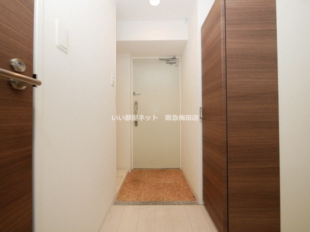 玄関　同仕様写真となります。