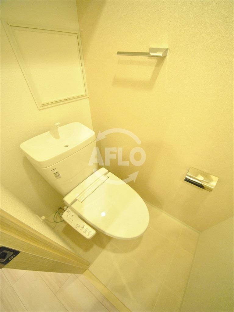 トイレ　コンフォリア心斎橋ＥＡＳＴ　温水暖房便座