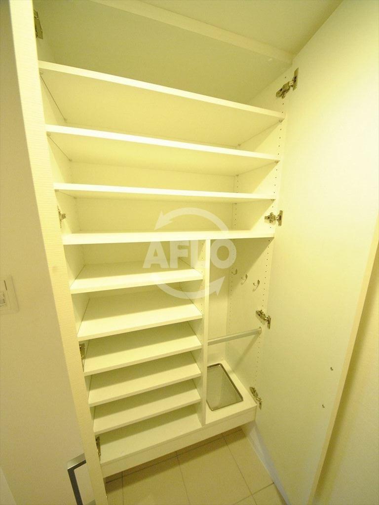 玄関　コンフォリア心斎橋ＥＡＳＴ　シューズボックス