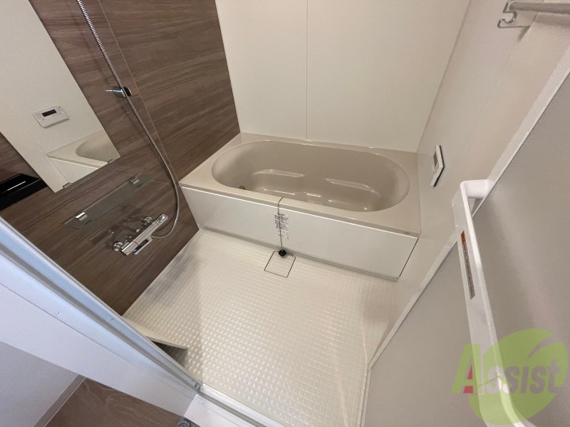 バス・シャワールーム　お風呂になります。一日の疲れを癒してくださいね。