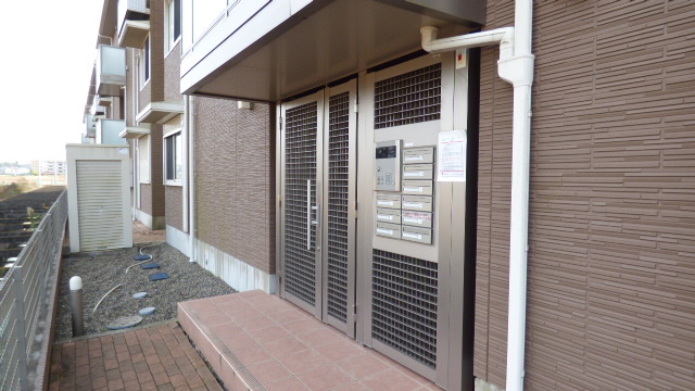 エントランス　オートロックついてます。