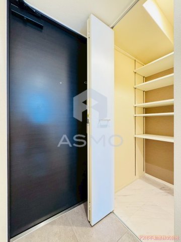 玄関　同マンション別部屋　参考写真