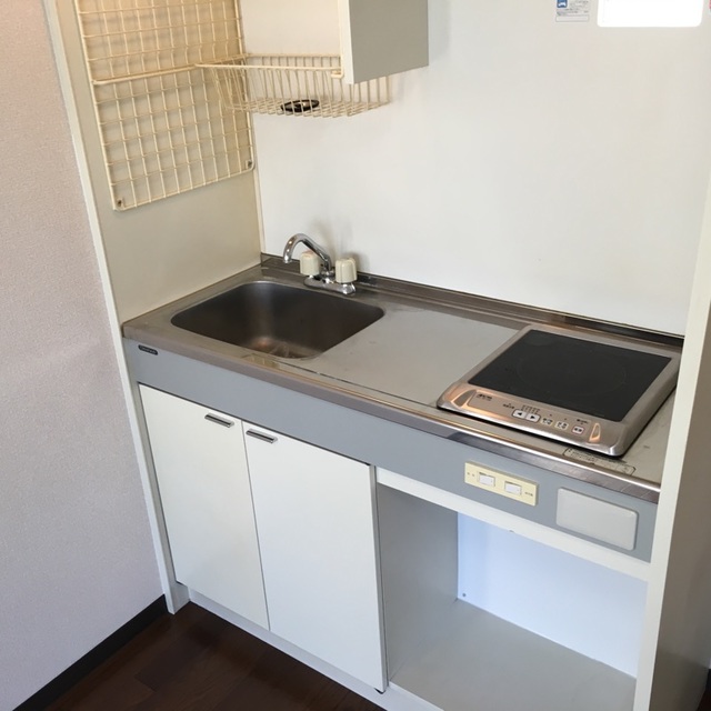 キッチン　同物件別部屋の写真。現況優先となります。