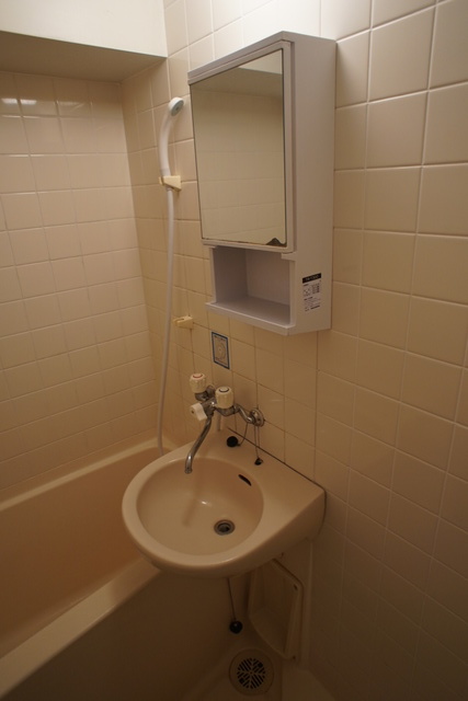 洗面設備　同物件別部屋の写真。現況優先となります。