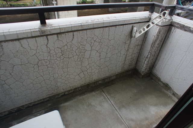 バルコニー　同物件別部屋の写真。現況優先となります。