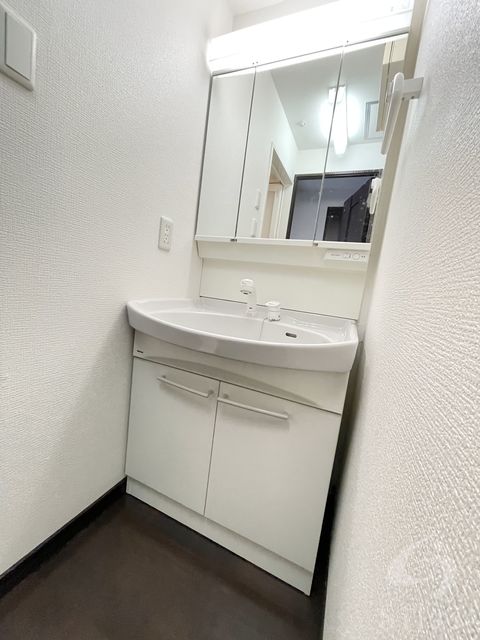 洗面設備　反転タイプ