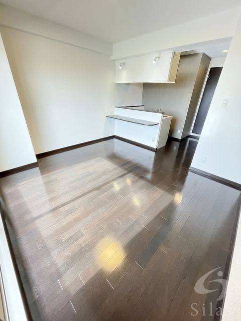 居室・リビング　反転タイプ