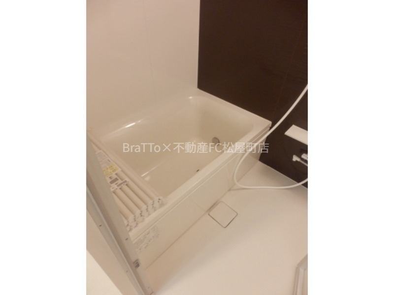 バス・シャワールーム　バス（浴室乾燥機・追い焚き機能付き）