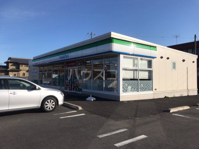 コンビニ　ファミリーマートつくば筑穂一丁目店（コンビニ）まで596m