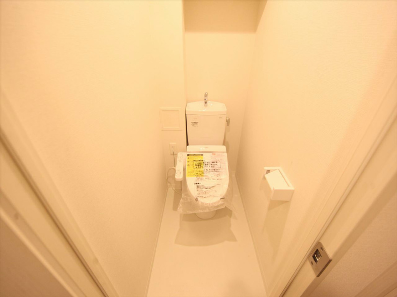 トイレ　温水洗浄便座付トイレ