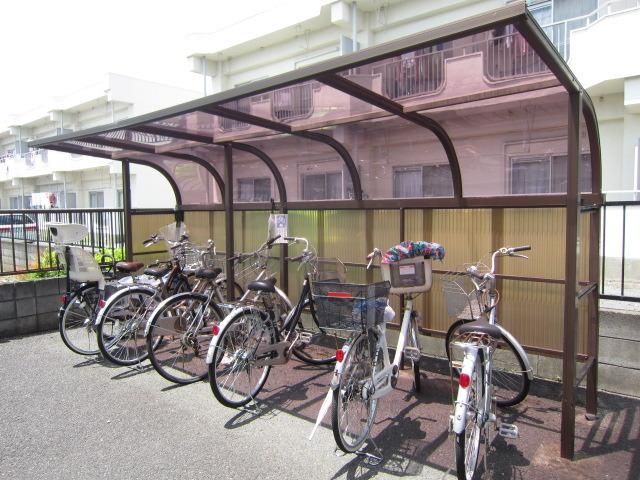 その他共有部分　★屋根つき駐輪場で愛車を雨から守れます★