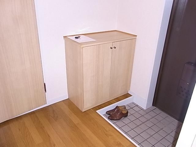 玄関　★下駄箱だってしっかりございます★