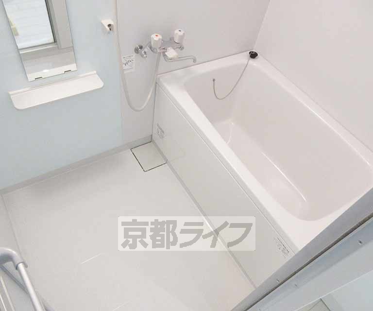 バス・シャワールーム　広く綺麗なバスルーム！快適に入浴できます