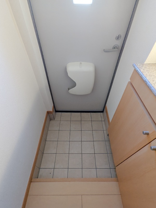 玄関　図面と現状に相違がある場合には現状を優先