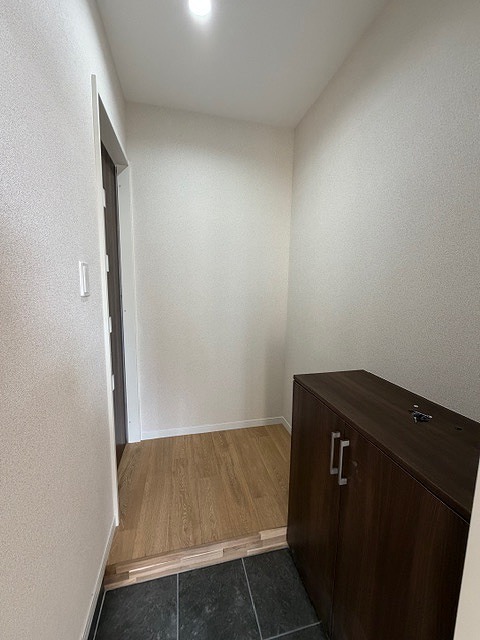 玄関　別部屋の参考写真です建築中のお部屋です