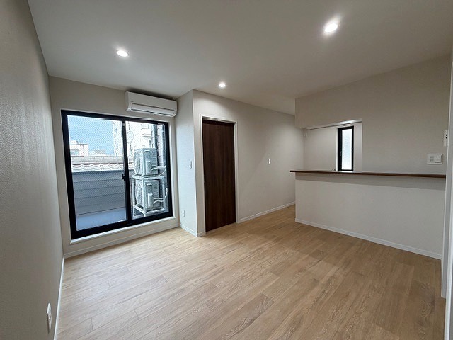 居室・リビング　別部屋の参考写真です建築中のお部屋です