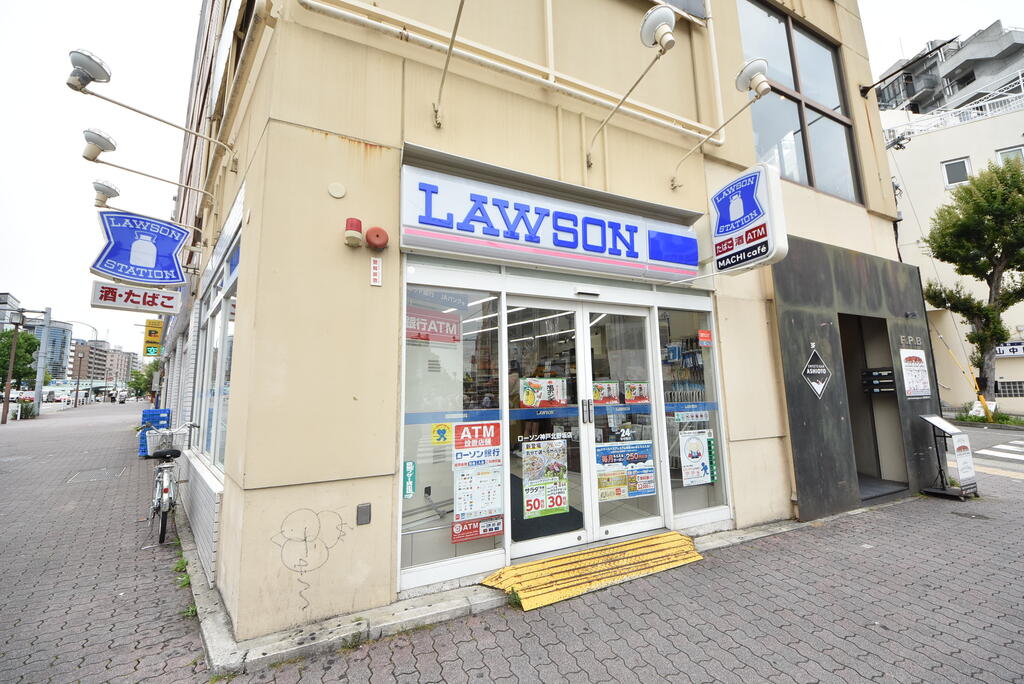 コンビニ　ローソン神戸北野坂店（コンビニ）まで124m