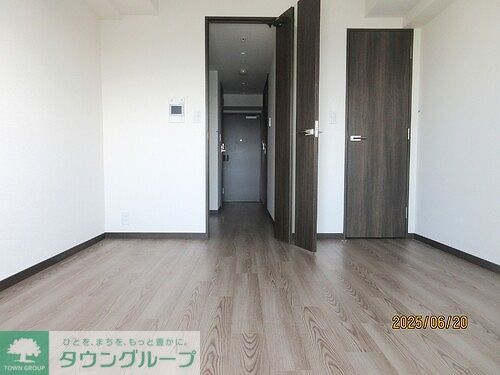 居室・リビング　洋室（内装前）