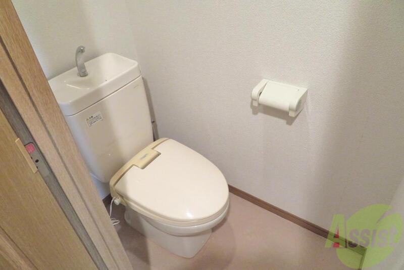 トイレ　トイレはこじんまりとした感じで落ち着きます。