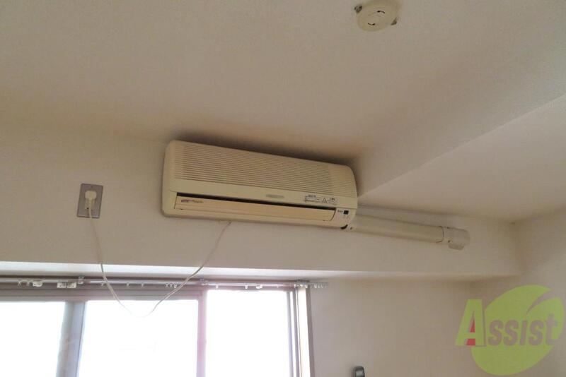 その他設備　エアコンは少し古めですがちゃんと仕事はしてくれます。