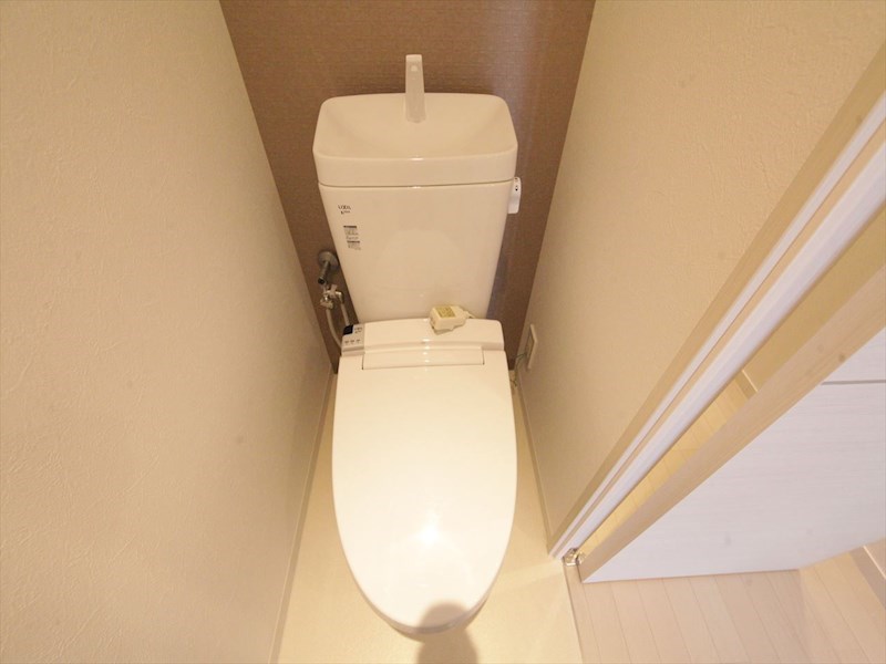 トイレ　温水洗浄暖房便座付トイレ