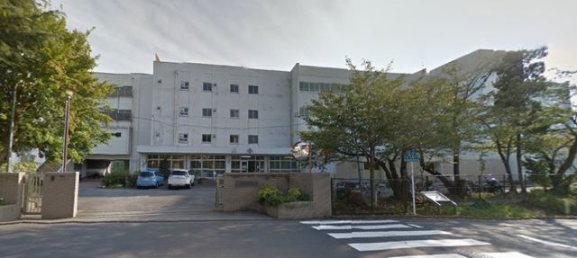 中学校　鎌倉市立深沢中学校（中学校）まで526m