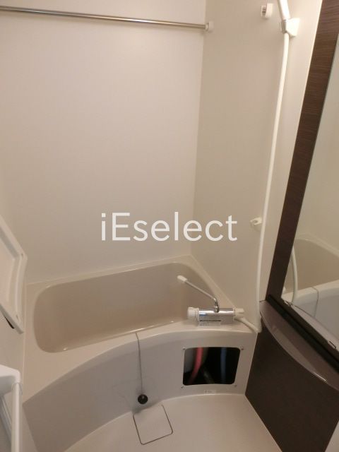 バス・シャワールーム　雨の日でも便利な浴室乾燥機