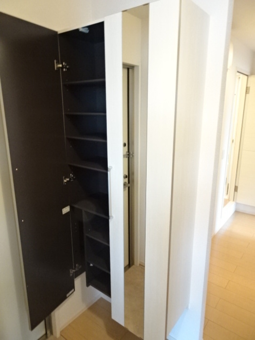 玄関　※別号室参考写真