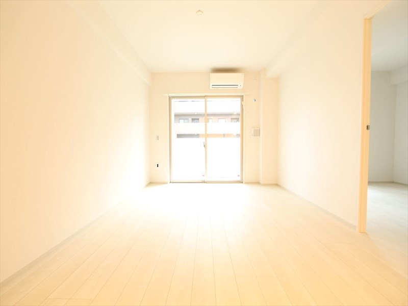 バルコニー　ＬＤＫ13.7帖　エアコン完備　バルコニー