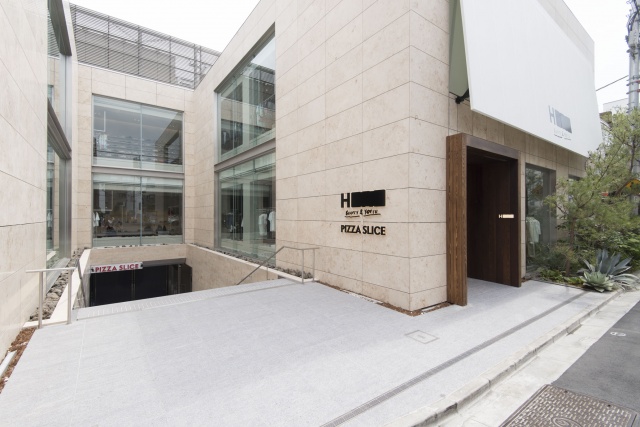 ショッピングセンター　H　BEAUTY＆YOUTH（ショッピングセンター）まで393m