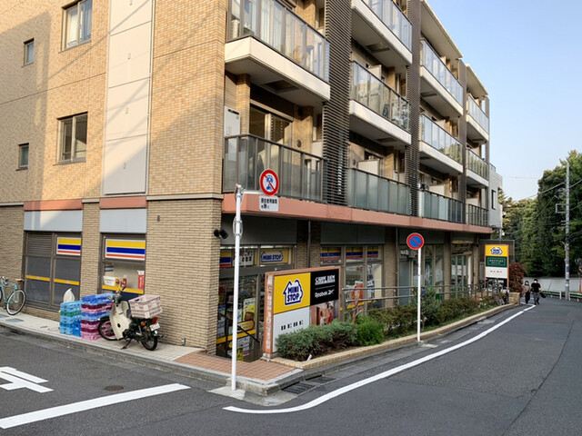 コンビニ　ミニストップ南青山4丁目店（コンビニ）まで369m