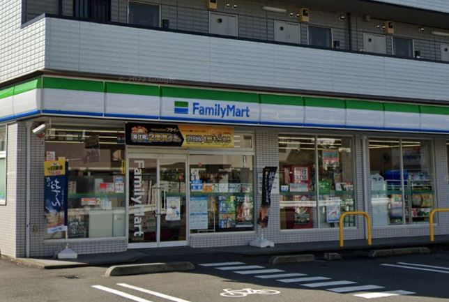 コンビニ　ファミリーマート 登戸新町店（コンビニ）まで254m