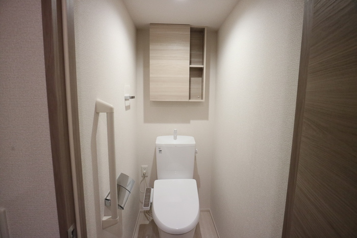 トイレ　温水洗浄暖房便座