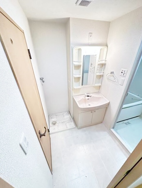 洗面設備　他の号室の御写真です。