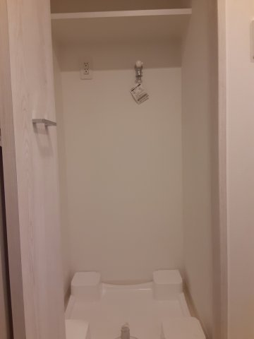 その他設備　防水パン付きの洗濯機置場です。