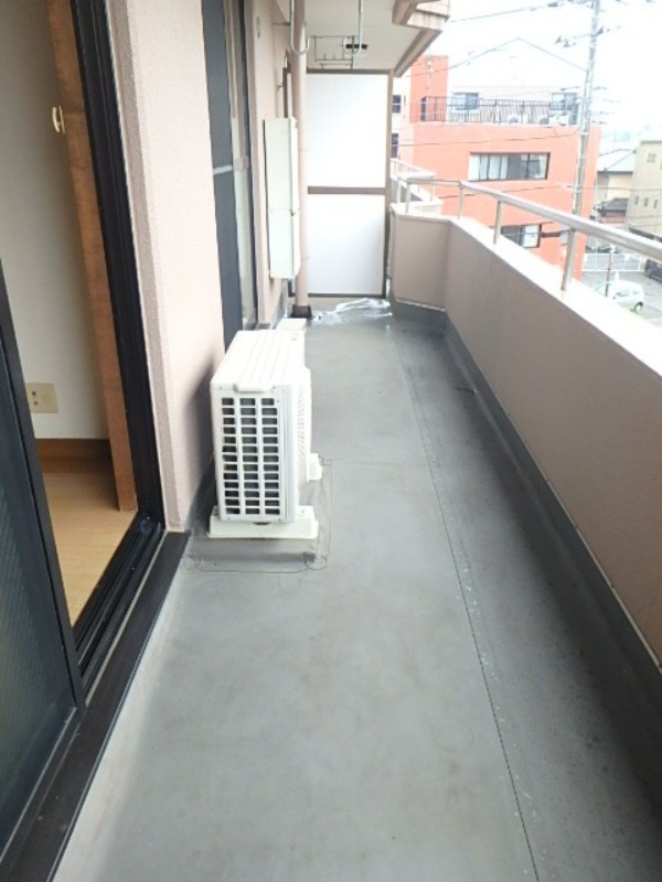 バルコニー　図面と現状に相違がある場合には現状を優先