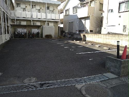 駐車場　５台分