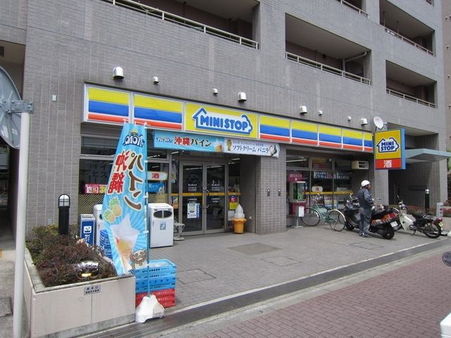 コンビニ　ミニストップ（コンビニ）まで200m