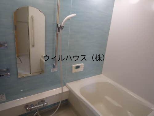 バス・シャワールーム　浴室乾燥機、追焚機能付の広々バスルーム！